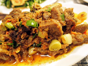 山羊肉のスパイス炒め