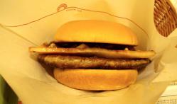 厚切りベーコンハンバーグサンド