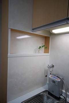 電話台の裏のキッチンニッチ.jpg