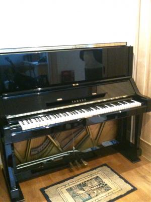 1212pianoasi.jpg