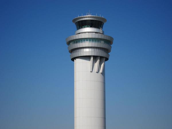 羽田空港 管制塔2〔フリー写真〕
