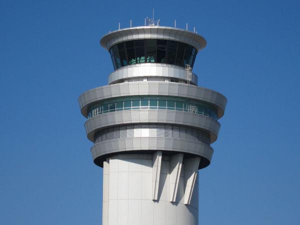羽田空港 管制塔3〔フリー写真〕