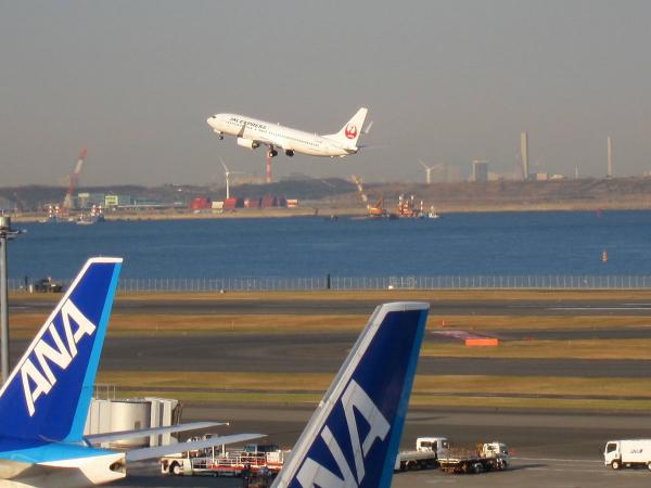 羽田空港 旅客機7〔フリー写真〕