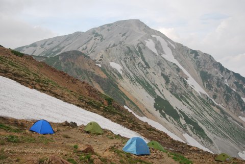小屋より鑓ヶ岳