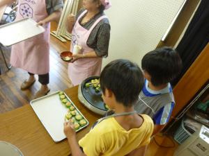 焼く作業