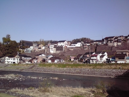 坂の町の石垣