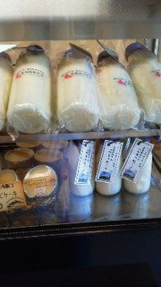 牛乳やチーズ