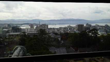 遠景に宍道湖