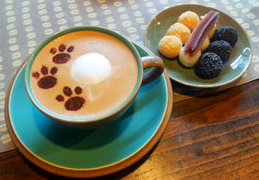 カフェラテと団子