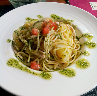 蒸し鶏とじゃが芋のパスタ