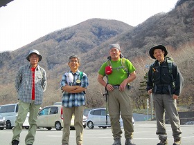 さぁー登りますよ!
