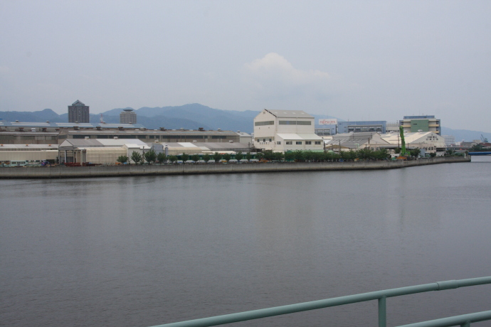 川重8