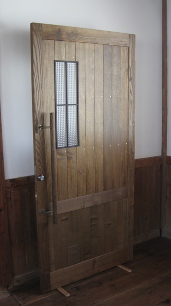 doorfinish.jpg
