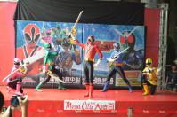 戰隊系列x假面騎士SPECIAL LIVE in Taiwan粉絲見面會@板橋大遠百でシンケンジャーポーズ2