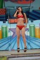 婚約式のおねいさんその3ビキニキター1209