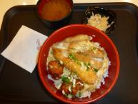 天母SOGOフードコートの総合丼セット