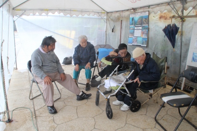 121205tent3.jpg