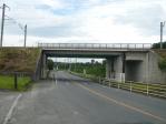 福北ゆたか線の線路をくぐる