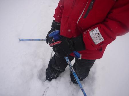 深雪で足腰ブルブル…