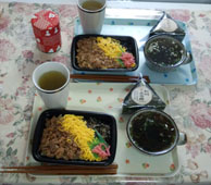 お昼ご飯はお弁当