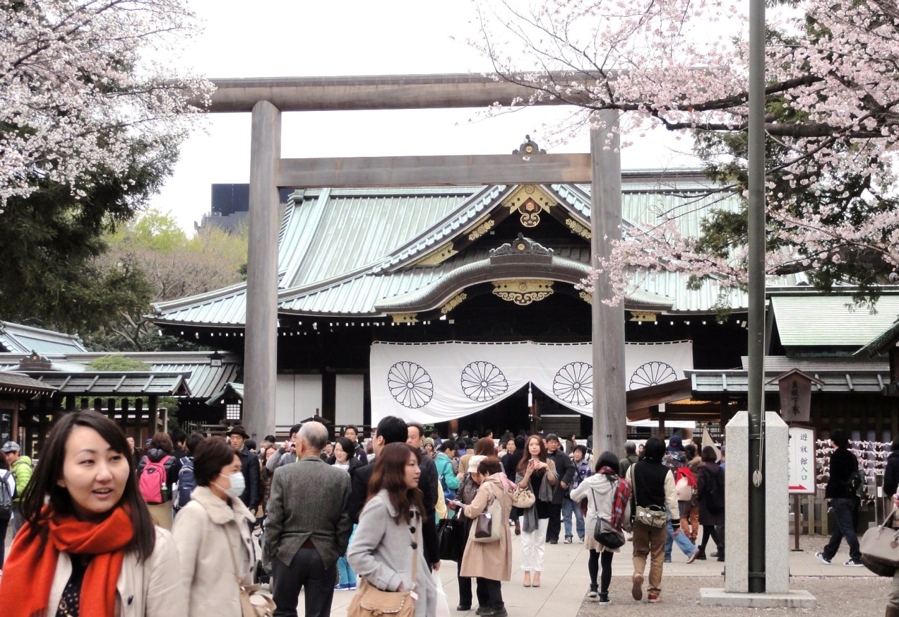 桜咲く靖国神社