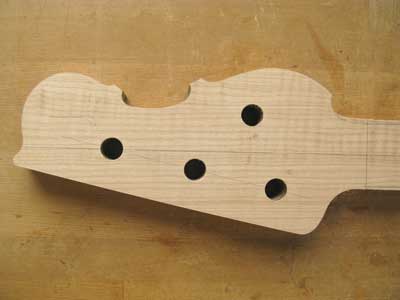 bassguitar-neck-3.jpg