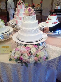 和婚にあこがれて 明治記念館の総合ブライダルフェアに参戦 ウェディングケーキ