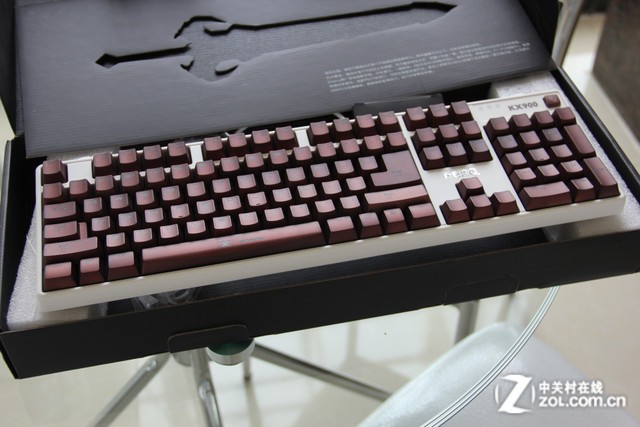BenQ_KX900_01.jpg