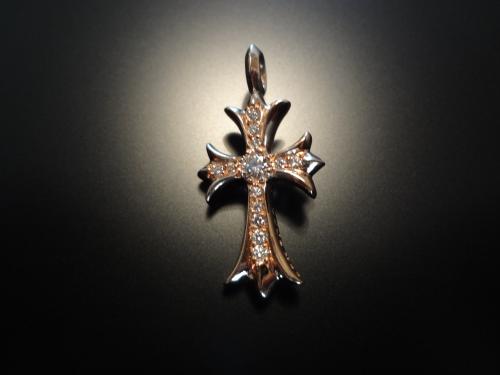 CHROME HEARTS チャーム・タイニーファットクロス with パヴェダイヤ・22K 1