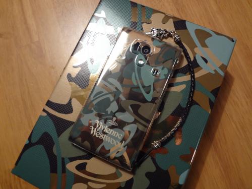 docomo SH-01E Vivienne Westwood 1