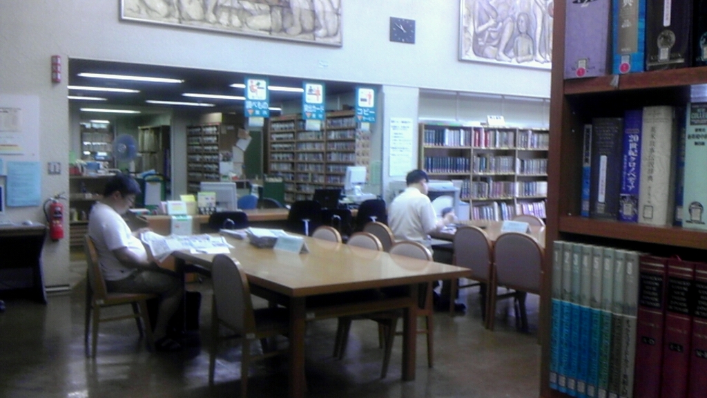 山形市立図書館の自習室