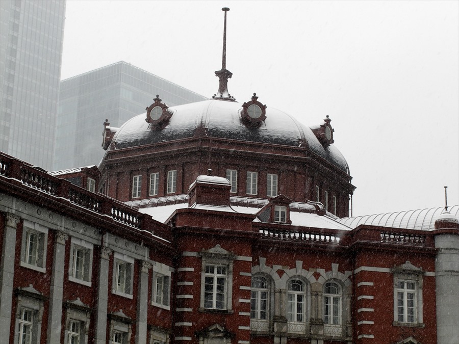 雪東京駅01