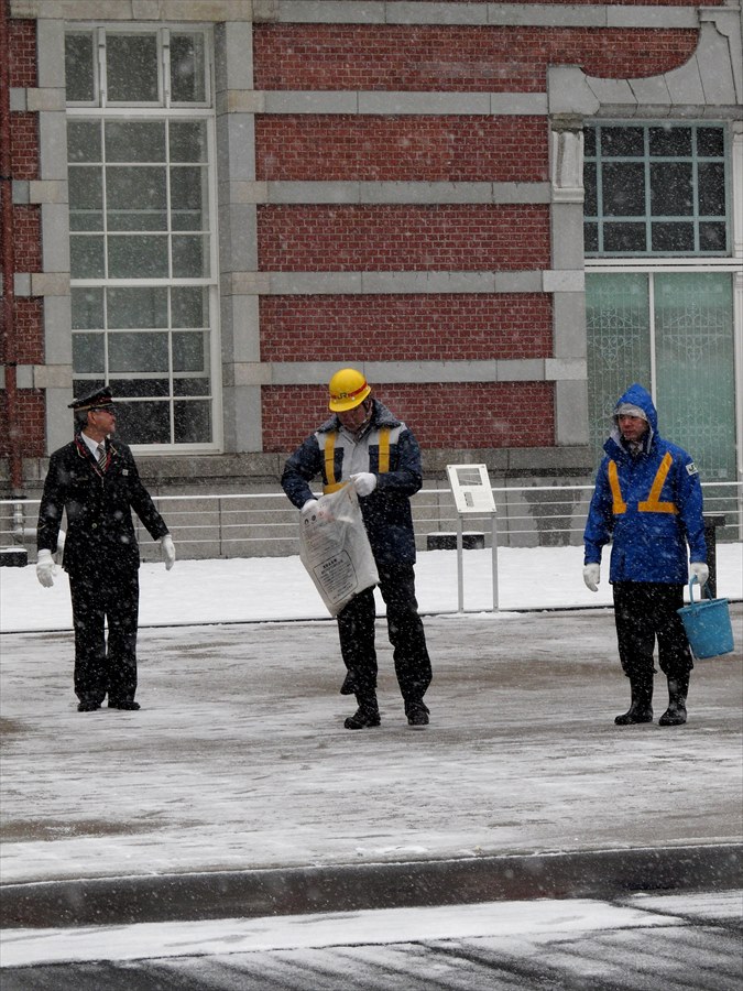 雪東京駅03