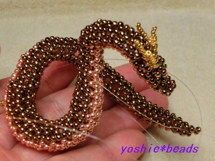 金色の龍