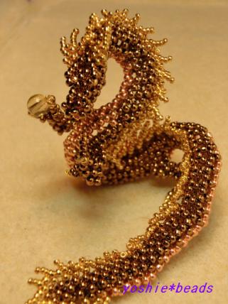 金色の龍