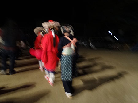 うしろ