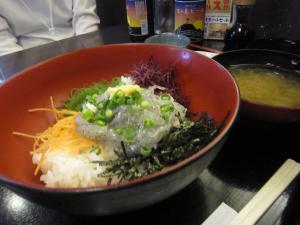 生しらす丼
