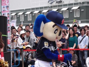 ドアラ先生。