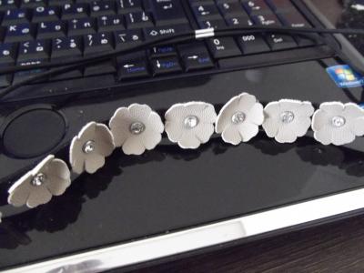 お花柄ヘアバンド。