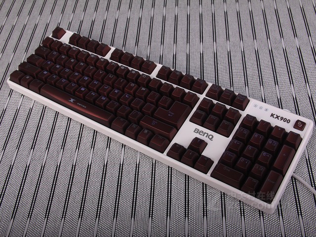 BenQ_KX900_02.jpg