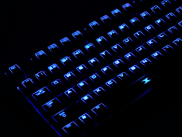 BenQ_KX900_08.jpg