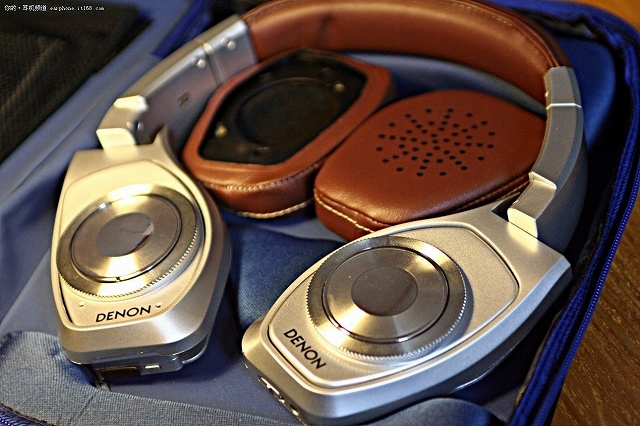Bluetooth_Headphones_03.jpg