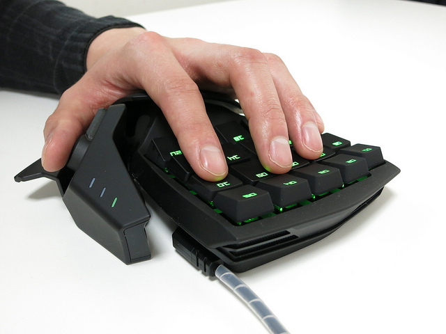 Razer_Orbweaver_70.jpg