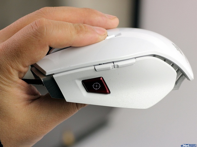 Vengeance_M65_07.jpg