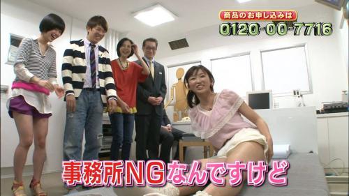 吉木りさ、通販番組でパンチラ (3)